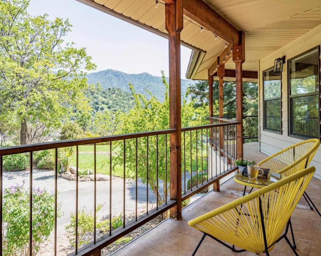 Secluded Mtn Top Family Haven W/Views Spa & Arcade Three Rivers Ngoại thất bức ảnh